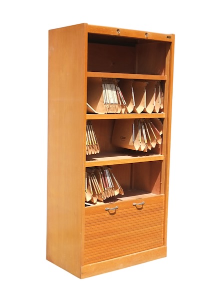 etagere design brocante petit prix a rideaux 1950